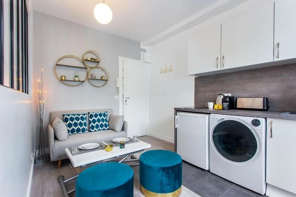 Great Studio Paris 16 France